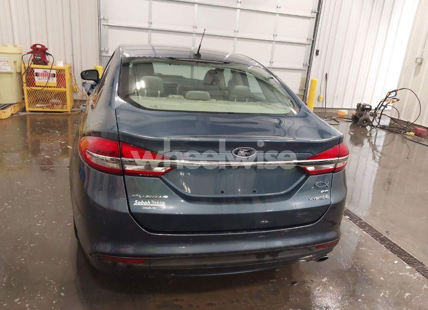Photo 16 of 2018 Ford Fusion HYBRID SE (VIN 3FA6P0LU4JR110044)