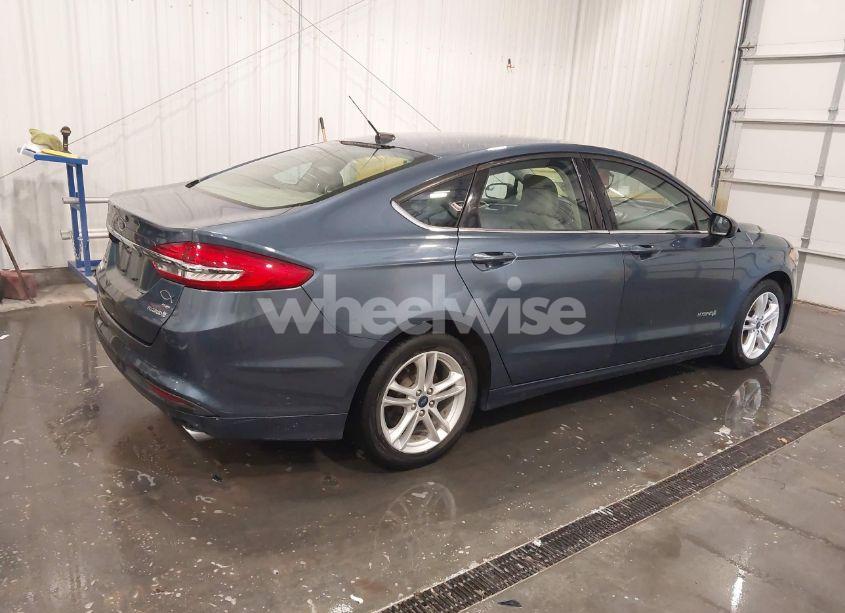 Photo 4 of 2018 Ford Fusion HYBRID SE (VIN 3FA6P0LU4JR110044)