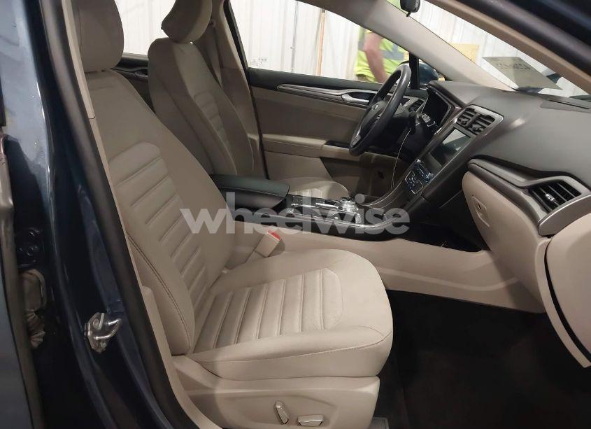 Photo 5 of 2018 Ford Fusion HYBRID SE (VIN 3FA6P0LU4JR110044)