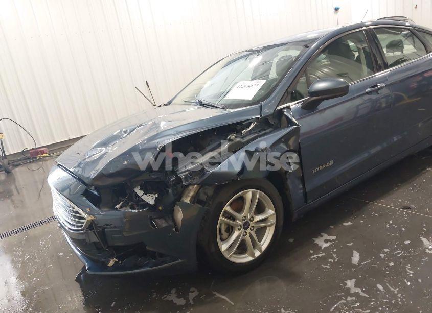 Photo 6 of 2018 Ford Fusion HYBRID SE (VIN 3FA6P0LU4JR110044)