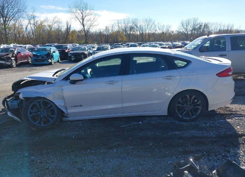 Photo 14 of 2018 Ford Fusion HYBRID SE (VIN 3FA6P0LU4JR120296)