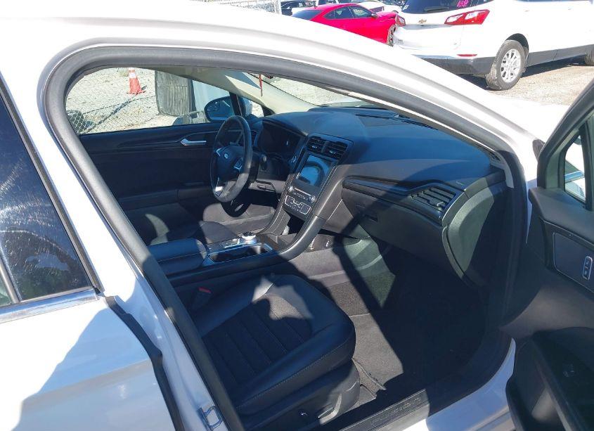 Photo 5 of 2018 Ford Fusion HYBRID SE (VIN 3FA6P0LU4JR120296)