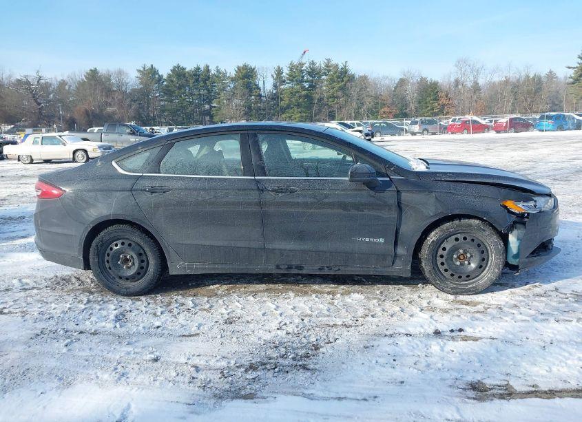 Photo 13 of 2018 Ford Fusion HYBRID SE (VIN 3FA6P0LU4JR132643)