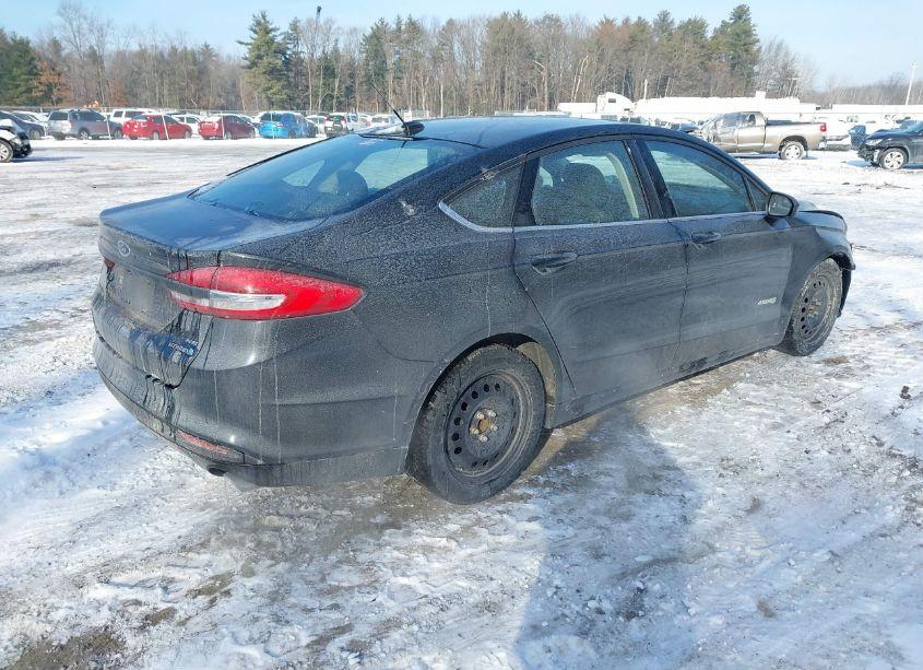 Photo 4 of 2018 Ford Fusion HYBRID SE (VIN 3FA6P0LU4JR132643)
