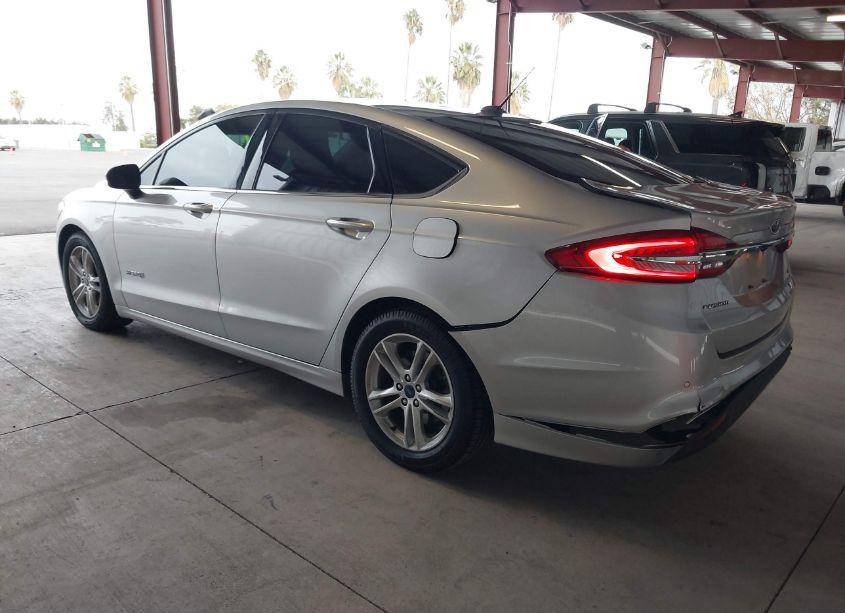 Photo 3 of 2018 Ford Fusion HYBRID SE (VIN 3FA6P0LU4JR145408)