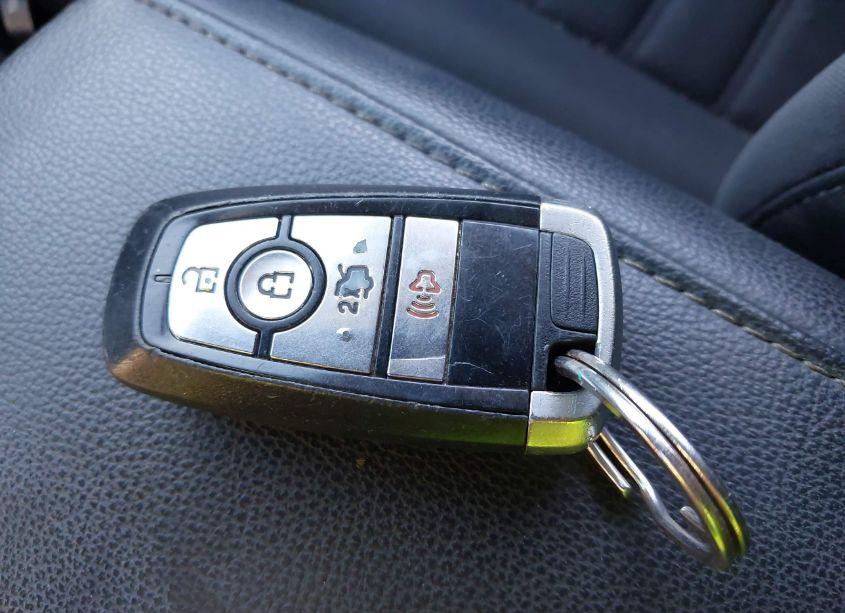 Photo 11 of 2018 Ford Fusion HYBRID SE (VIN 3FA6P0LU4JR153542)