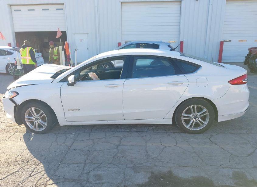 Photo 14 of 2018 Ford Fusion HYBRID SE (VIN 3FA6P0LU4JR153542)