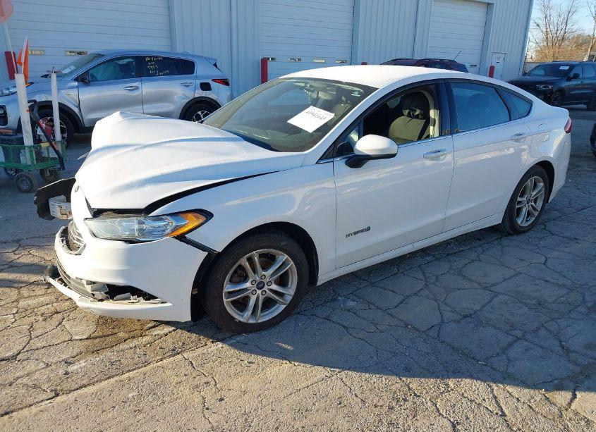 Photo 2 of 2018 Ford Fusion HYBRID SE (VIN 3FA6P0LU4JR153542)