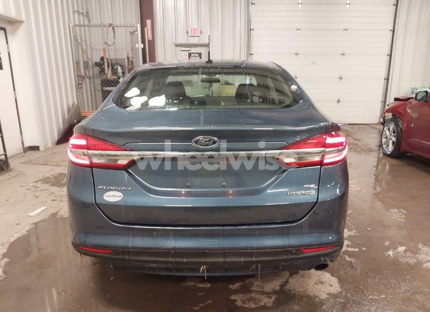 Photo 16 of 2018 Ford Fusion HYBRID SE (VIN 3FA6P0LU4JR157865)