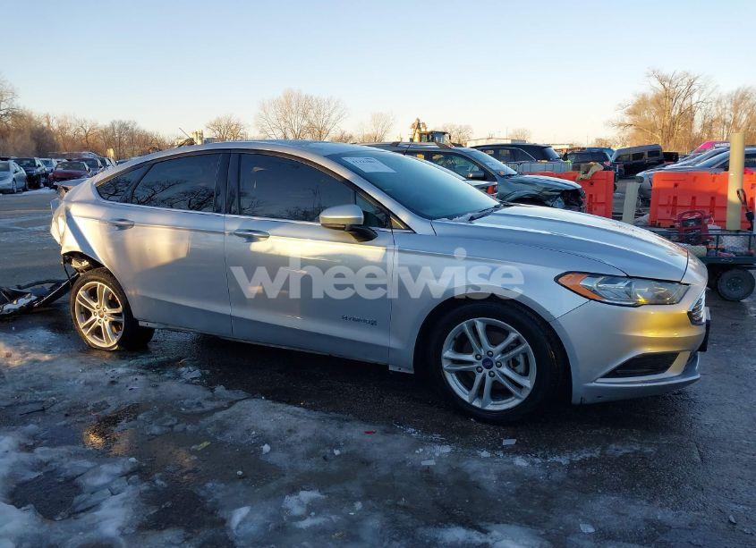 Photo 14 of 2018 Ford Fusion SE HYBRID (VIN 3FA6P0LU4JR269064)