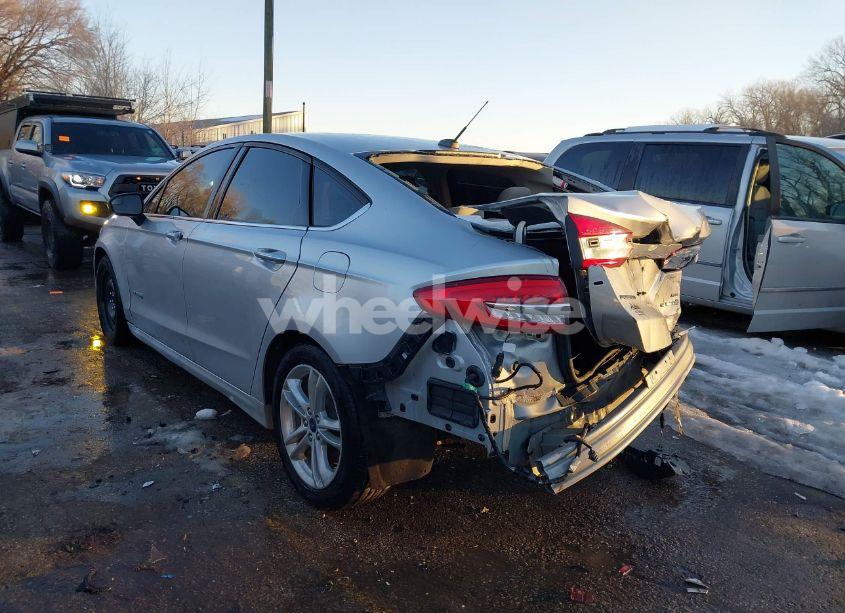 Photo 3 of 2018 Ford Fusion SE HYBRID (VIN 3FA6P0LU4JR269064)