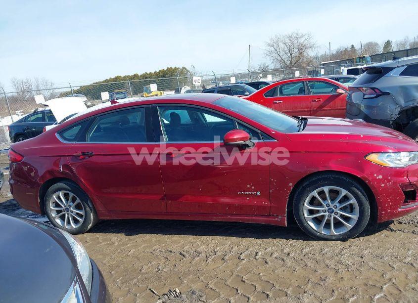 Photo 13 of 2019 Ford Fusion HYBRID SE (VIN 3FA6P0LU4KR101412)