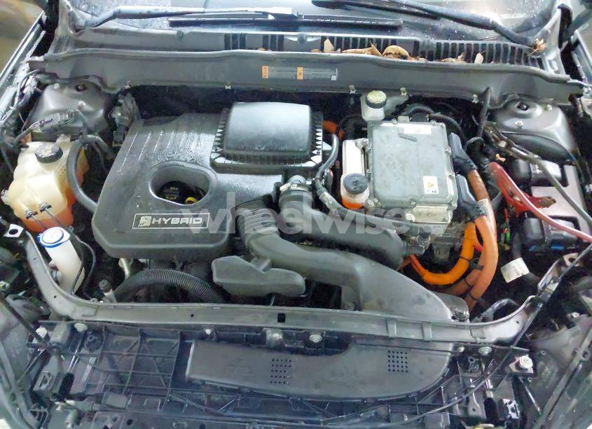 Photo 10 of 2019 Ford Fusion HYBRID SE (VIN 3FA6P0LU4KR112782)