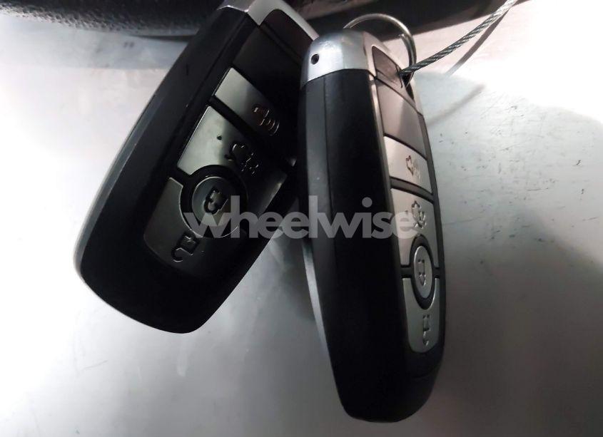 Photo 11 of 2019 Ford Fusion HYBRID SE (VIN 3FA6P0LU4KR112782)