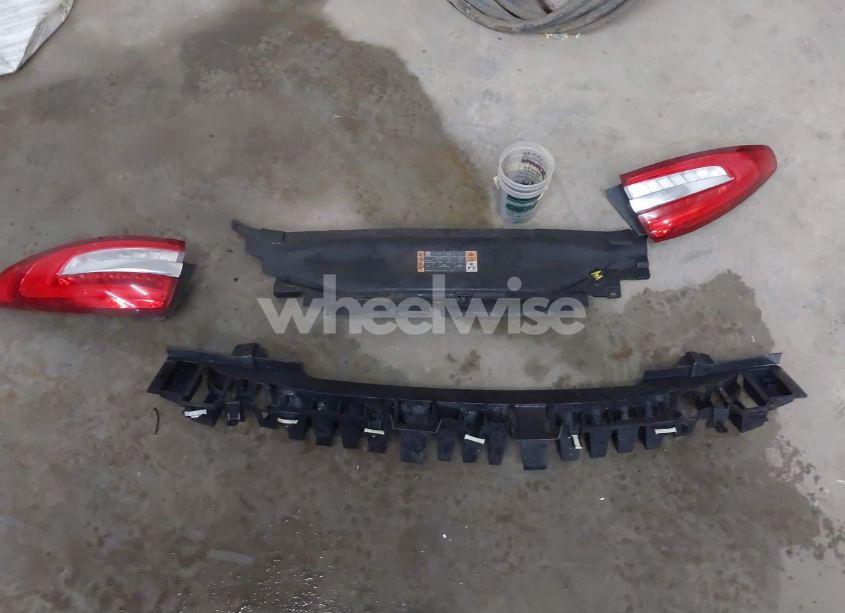 Photo 12 of 2019 Ford Fusion HYBRID SE (VIN 3FA6P0LU4KR112782)