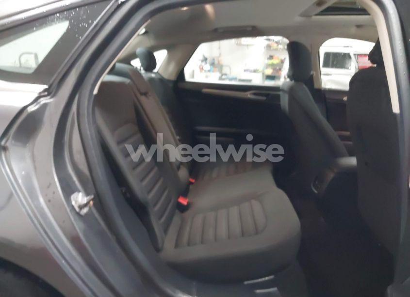 Photo 8 of 2019 Ford Fusion HYBRID SE (VIN 3FA6P0LU4KR112782)