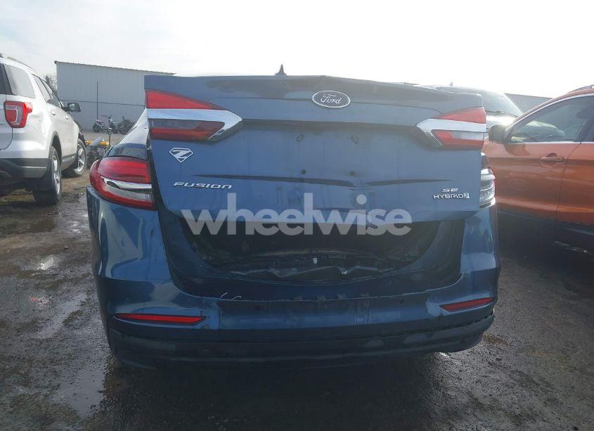 Photo 16 of 2019 Ford Fusion HYBRID SE (VIN 3FA6P0LU4KR156734)