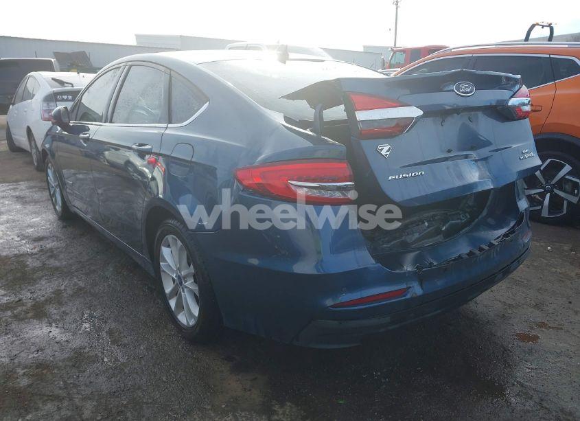Photo 3 of 2019 Ford Fusion HYBRID SE (VIN 3FA6P0LU4KR156734)