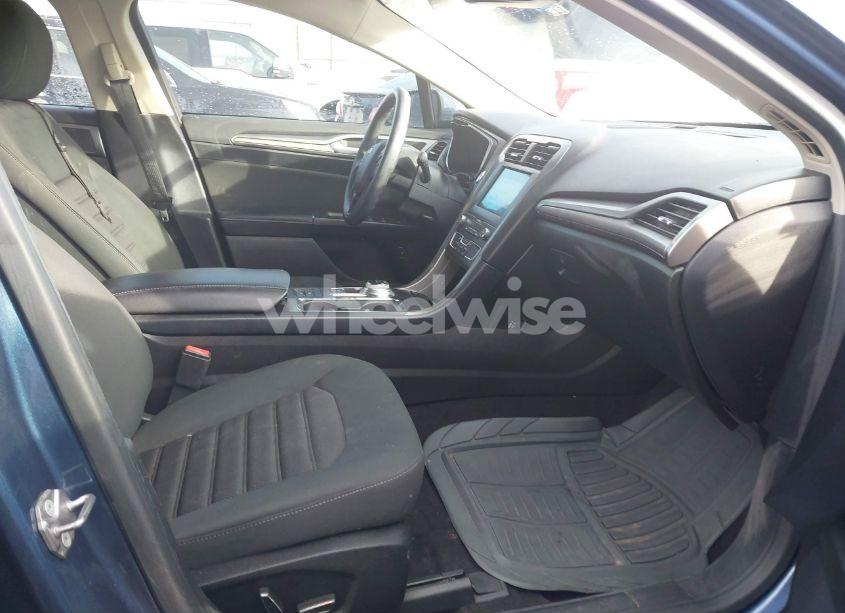 Photo 5 of 2019 Ford Fusion HYBRID SE (VIN 3FA6P0LU4KR156734)