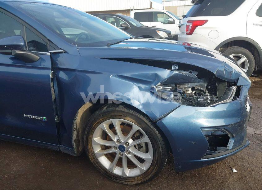 Photo 6 of 2019 Ford Fusion HYBRID SE (VIN 3FA6P0LU4KR156734)