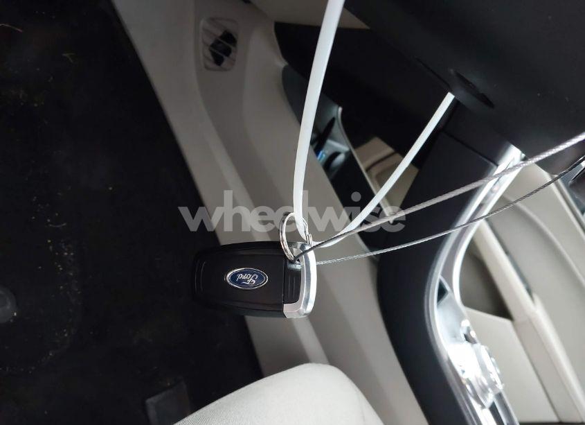 Photo 11 of 2019 Ford Fusion HYBRID SE (VIN 3FA6P0LU4KR187398)