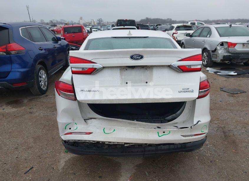 Photo 16 of 2019 Ford Fusion HYBRID SE (VIN 3FA6P0LU4KR187398)