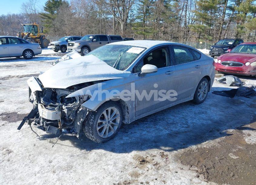 Photo 2 of 2019 Ford Fusion HYBRID SE (VIN 3FA6P0LU4KR225597)