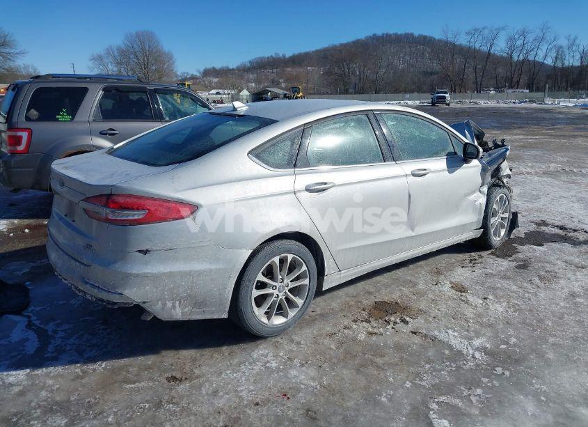 Photo 4 of 2019 Ford Fusion HYBRID SE (VIN 3FA6P0LU4KR225597)