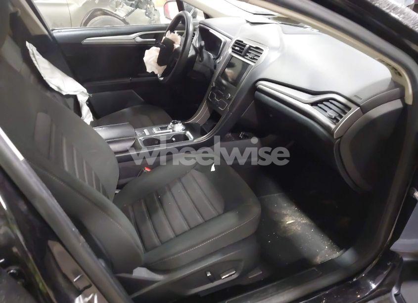 Photo 5 of 2019 Ford Fusion HYBRID SE (VIN 3FA6P0LU4KR237071)