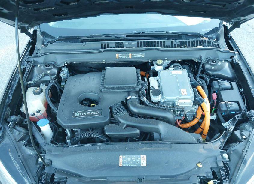 Photo 10 of 2019 Ford Fusion HYBRID SE (VIN 3FA6P0LU4KR262147)
