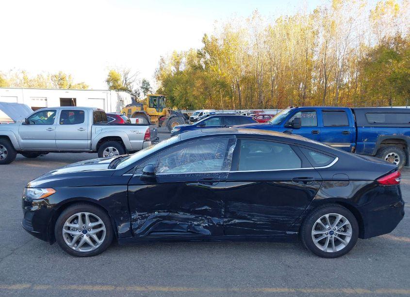 Photo 14 of 2019 Ford Fusion HYBRID SE (VIN 3FA6P0LU4KR262147)