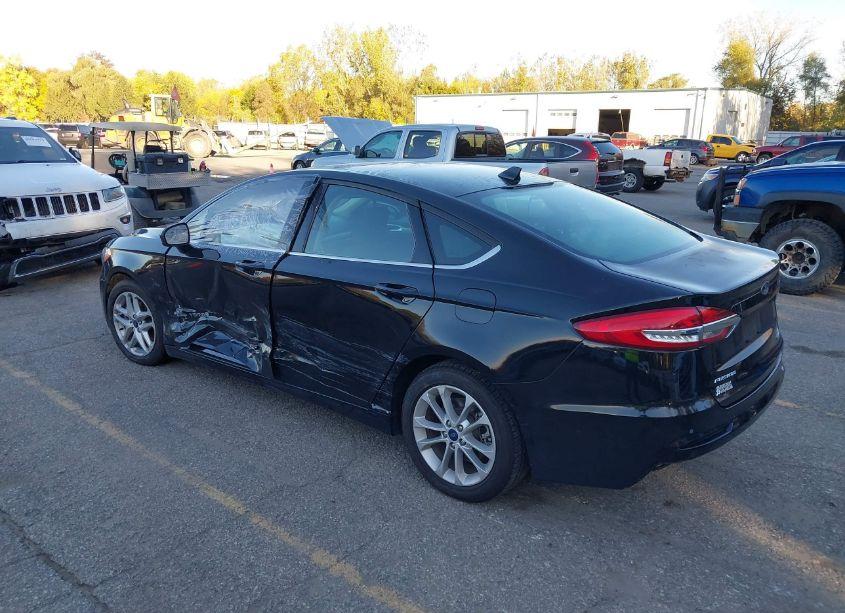 Photo 3 of 2019 Ford Fusion HYBRID SE (VIN 3FA6P0LU4KR262147)
