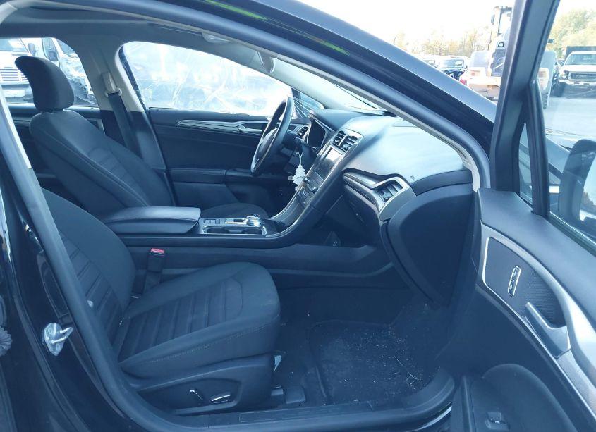 Photo 5 of 2019 Ford Fusion HYBRID SE (VIN 3FA6P0LU4KR262147)