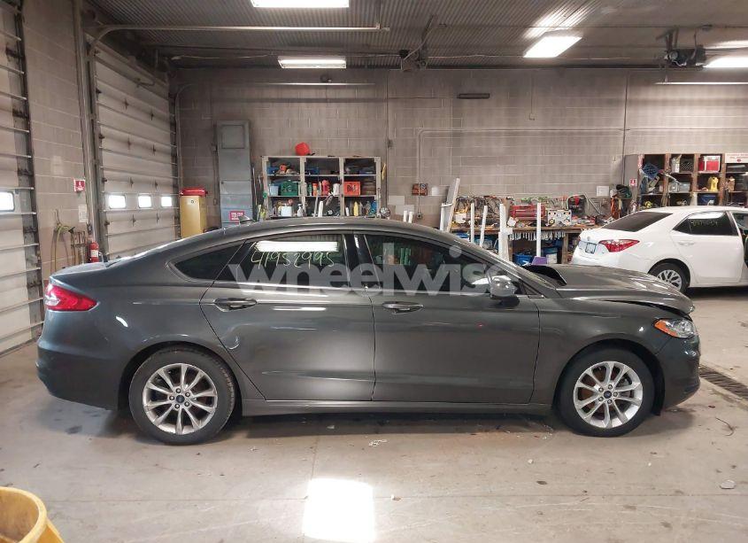 Photo 14 of 2020 Ford Fusion HYBRID SE (VIN 3FA6P0LU4LR118809)