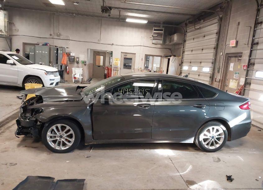 Photo 15 of 2020 Ford Fusion HYBRID SE (VIN 3FA6P0LU4LR118809)