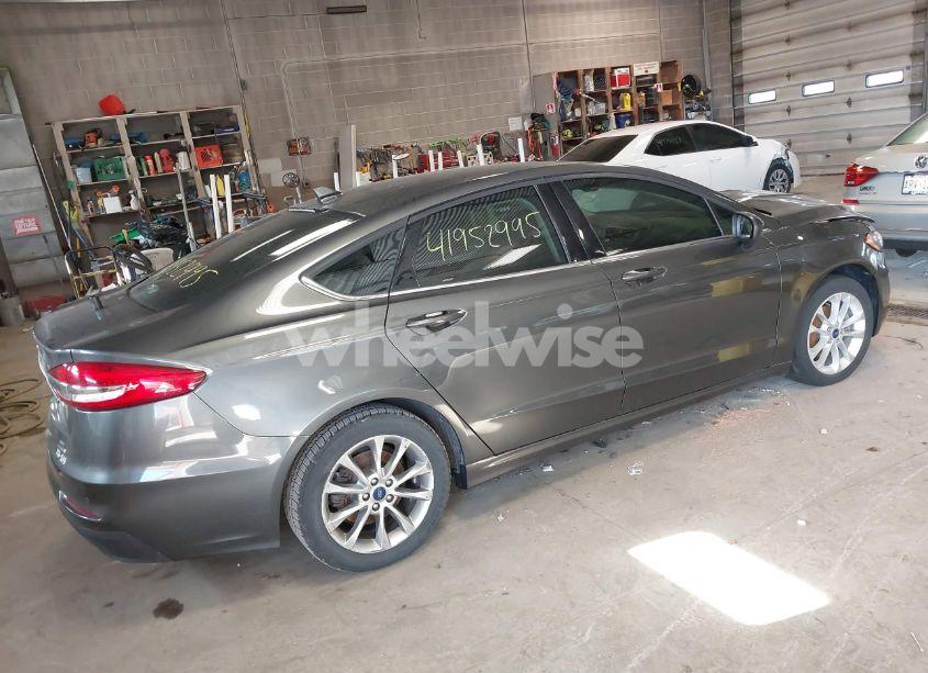Photo 4 of 2020 Ford Fusion HYBRID SE (VIN 3FA6P0LU4LR118809)