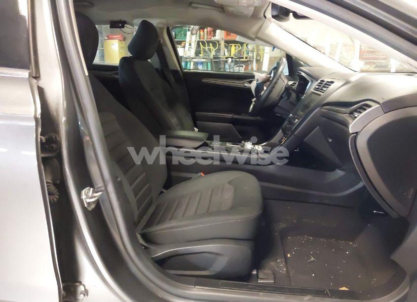 Photo 5 of 2020 Ford Fusion HYBRID SE (VIN 3FA6P0LU4LR118809)