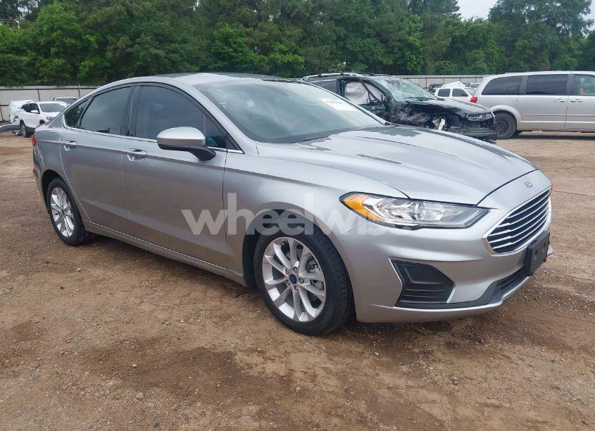 2020 Ford Fusion HYBRID SE (VIN 3FA6P0LU4LR148070) main photo
