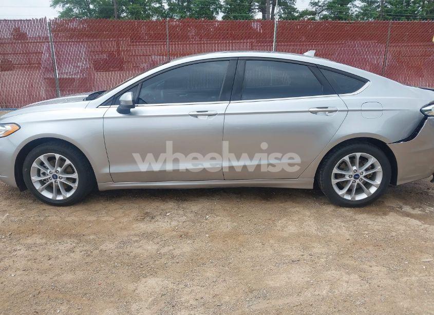 Photo 14 of 2020 Ford Fusion HYBRID SE (VIN 3FA6P0LU4LR148070)