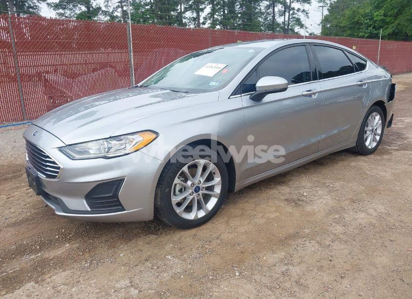 Photo 2 of 2020 Ford Fusion HYBRID SE (VIN 3FA6P0LU4LR148070)