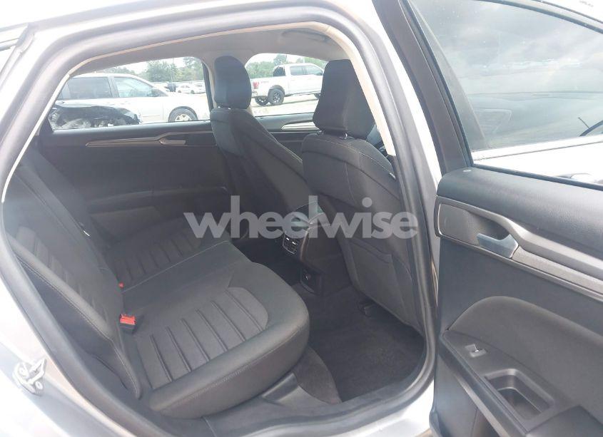 Photo 8 of 2020 Ford Fusion HYBRID SE (VIN 3FA6P0LU4LR148070)