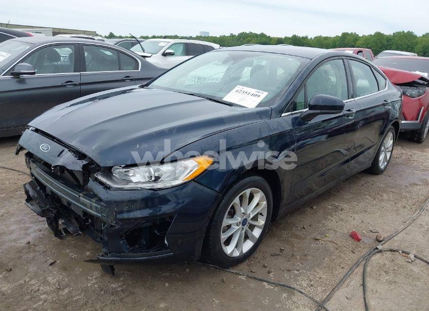 Photo 2 of 2020 Ford Fusion HYBRID SE (VIN 3FA6P0LU4LR163314)