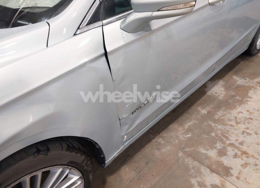 Photo 12 of 2013 Ford Fusion HYBRID SE (VIN 3FA6P0LU5DR157250)