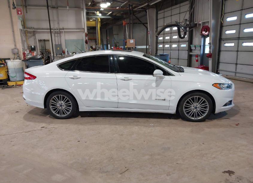 Photo 11 of 2014 Ford Fusion HYBRID SE (VIN 3FA6P0LU5ER156388)