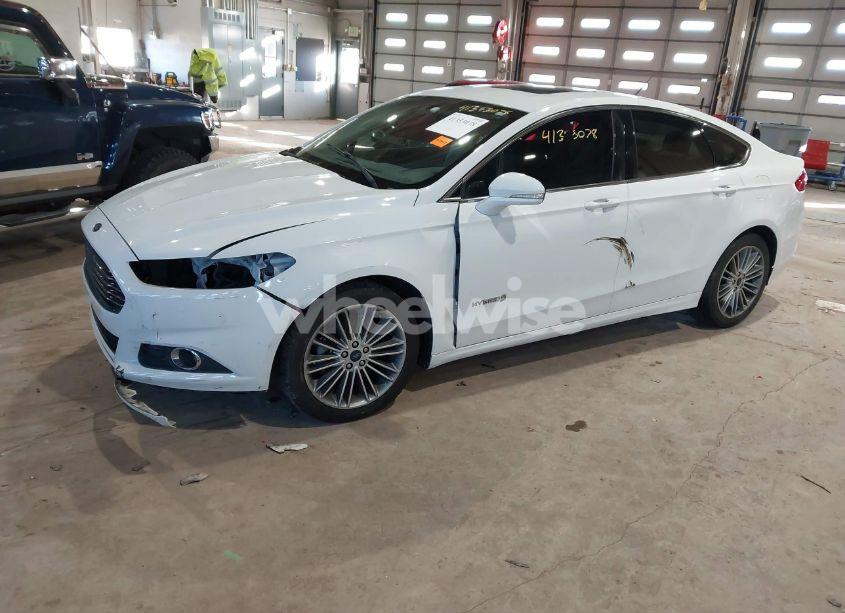 Photo 2 of 2014 Ford Fusion HYBRID SE (VIN 3FA6P0LU5ER156388)