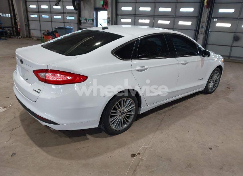 Photo 4 of 2014 Ford Fusion HYBRID SE (VIN 3FA6P0LU5ER156388)