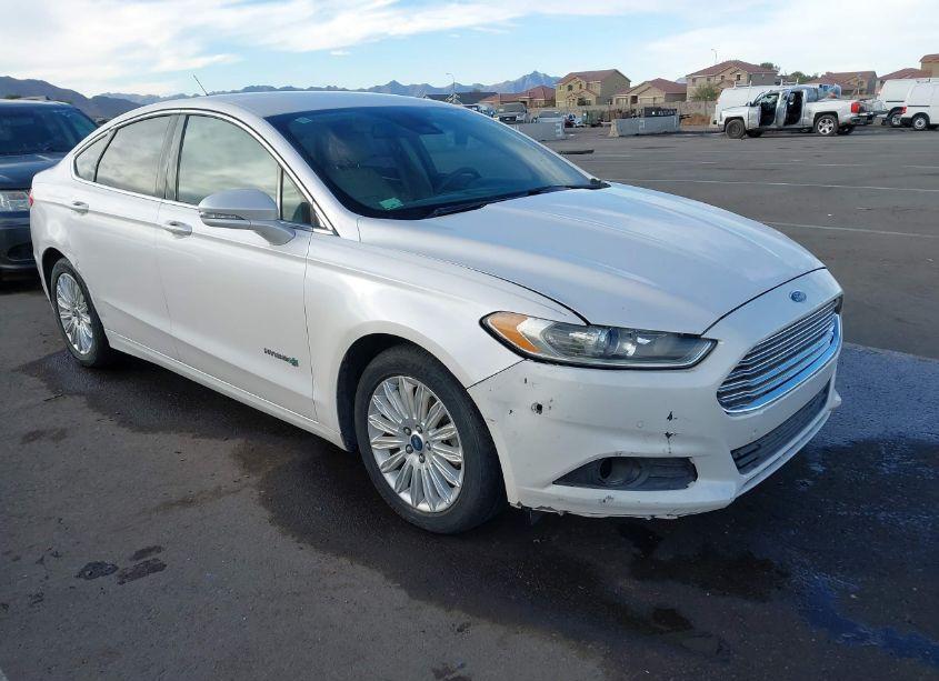 2014 Ford Fusion HYBRID SE (VIN 3FA6P0LU5ER220638) main photo