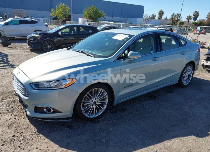 Photo 2 of 2014 Ford Fusion HYBRID SE (VIN 3FA6P0LU5ER357479)