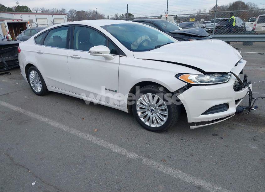 2016 Ford Fusion HYBRID SE (VIN 3FA6P0LU5GR376777) main photo