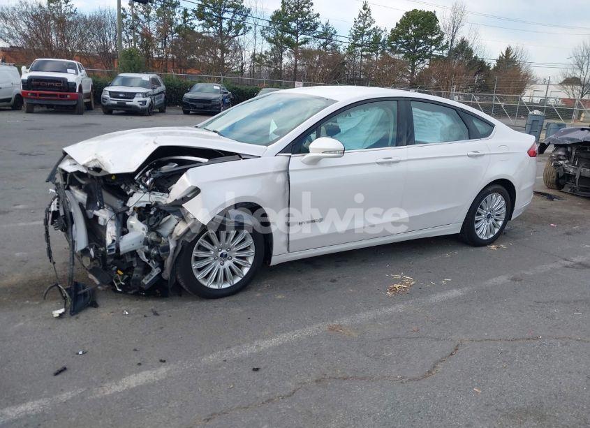 Photo 2 of 2016 Ford Fusion HYBRID SE (VIN 3FA6P0LU5GR376777)